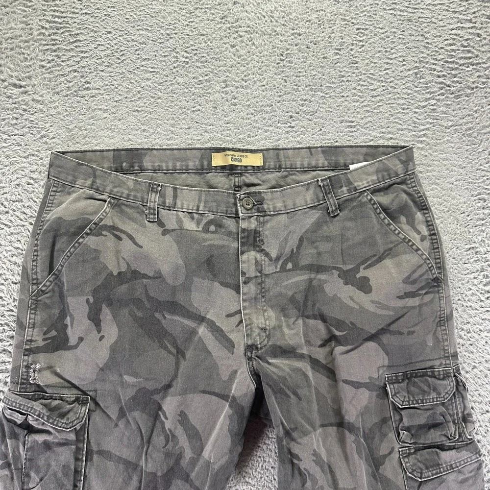 Wrangler Pant Mens 42x30 Gray Camouflage Cotton Twill Cargo Straight Leg Utility